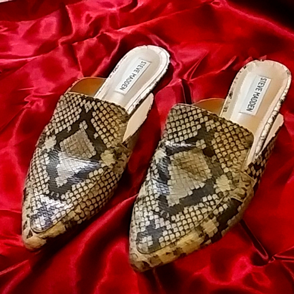 Snakeskin flats
